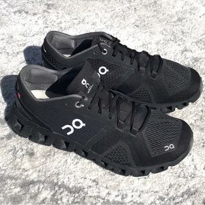 On Running On Cloud X Black / Asphalt Running Shoes 40.99701 Women’s Size 6.5